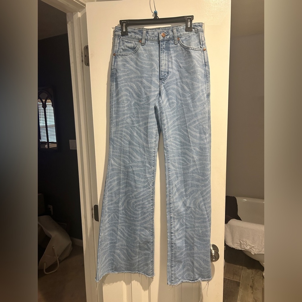 Wrangler Meow Laser Tiger Print Wanderer Jeans High Rise Flare Size 27 x 34 - Picture 5 of 13